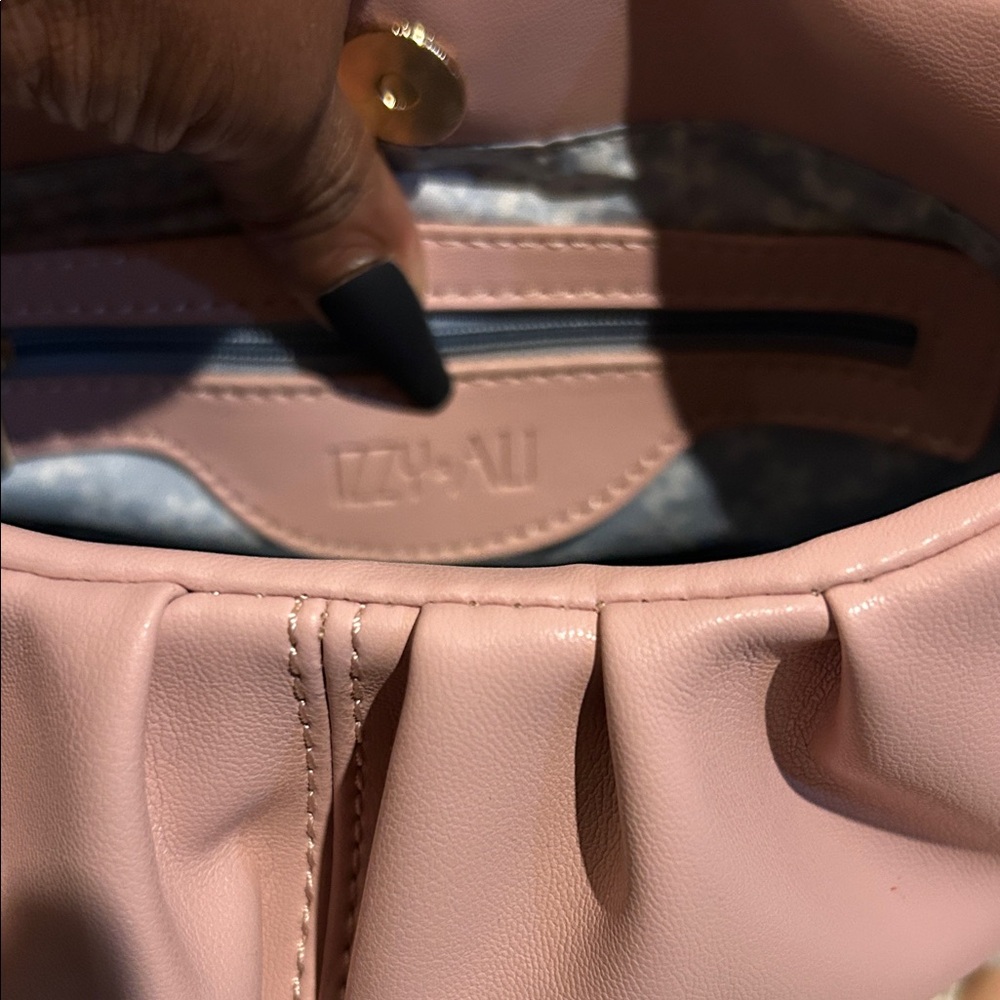 Izzy & Ali Pink bag with Chain Strap Crossbody with Beauty - Picture 11 of 11